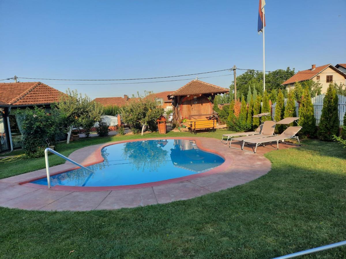 Guest House Rose Smederevska Palanka Bagian luar foto