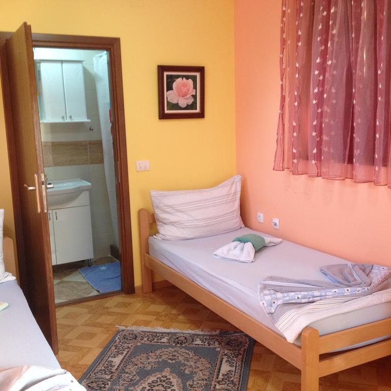 Guest House Rose Smederevska Palanka Bagian luar foto